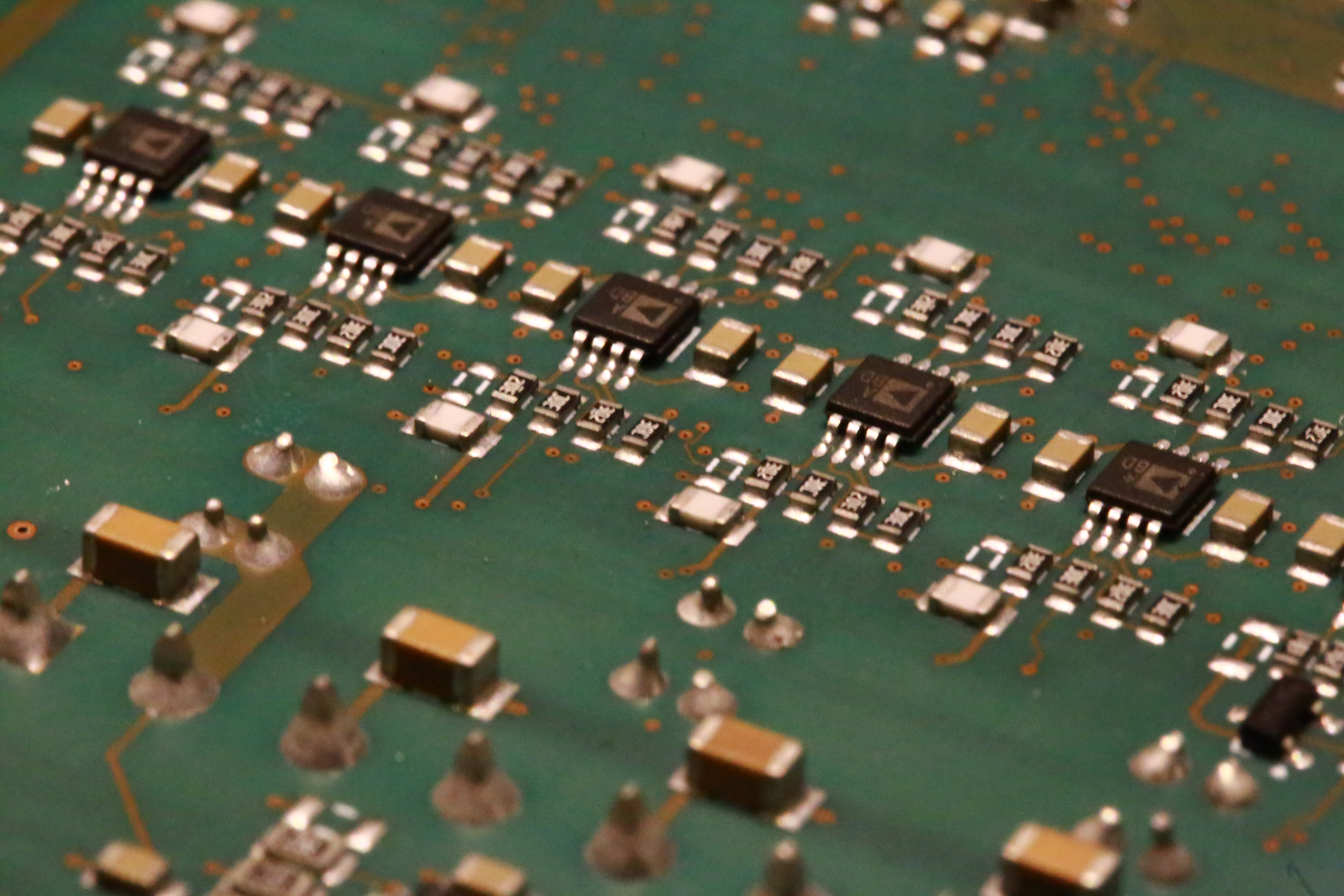 Professionelle PCB-Entwicklung bei eldevel